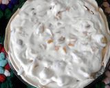 A picture of step 14 of Fruit Cocktail Pie.