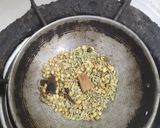 A picture of step 2 of Dum aloo.