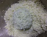 Hình bước làm 29 của món Xôi khúc lá dứa bọc trứng muối