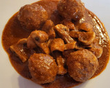 Foto del paso 13 de la receta: Albóndigas al horno con garbanzos, judías y champiñones
