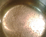 A picture of step 1 of Pickled onions, garlic and cucumbers.