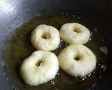 Foto langkah ke 3 dari resep Donat kentang.