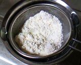 A picture of step 2 of Sakura-Flavored Chiffon Cake.