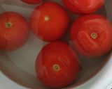 Foto del paso 1 de la receta: Escaldar tomates (quitar la piel fácilmente)