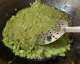 A picture of step 3 of Fried idli in Palak gravy.