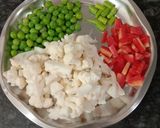A picture of step 1 of Veg korma.