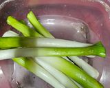Foto del paso 1 de la receta Revuelto de espinacas y verduras con gambas