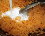 A picture of step 3 of Gajar ka halwa.