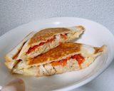 A picture of step 9 of Toasted Sandwich with Tomato, Cabbage and Tuna.
