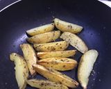 Foto langkah ke 7 dari resep Potato wedges dan teman2 nya.