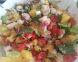 Foto del passaggio 3 della ricetta Insalata con gamberi nell'ananas