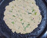 A picture of step 5 of Jowar thalipeeth.