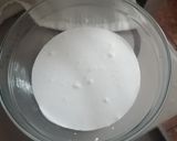 Pas rețetă Prăjitură cu foi din nuca, crema caramel și glazură de ciocolată 8 fotografie