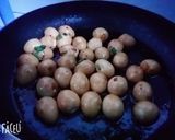 Hình bước làm 2 của món Trứng cút rim nước tương