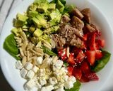 Foto del paso 2 de la receta: Ensalada de espinacas con fresas y daditos de queso