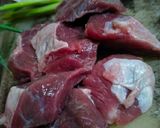 Foto langkah ke 1 dari resep Tongseng sapi bumbu iris.