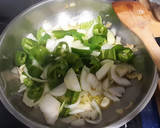 Foto del paso 3 de la receta: Chipirones en salsa de cebolla con arroz (Sin sal)