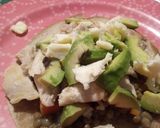 Foto del paso 7 de la receta: Almuerzo saludable de tortilla con lentejas, pollo y ensalada
