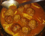 Foto del paso 7 de la receta: Albóndigas con calamarcitos(un clásico)