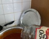 A picture of step 8 of Spaghetti pedas Singapore.