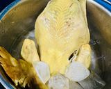 A picture of step 3 of Vietnamese Chicken Pho (Phở gà tre).
