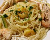 A picture of step 3 of Langostine and prawn spaghetti.