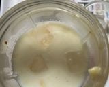 A picture of step 1 of Matcha banana honey smoothie.
