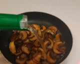 Foto del paso 7 de la receta: Hamburguesa de chorizo con champiñones al ajillo