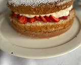 Foto del paso 7 de la receta: Torta de cumpleaños con bizcochuelo exquisita en Essen