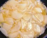 Foto del paso 1 de la receta: Setas con patatas y huevo flor