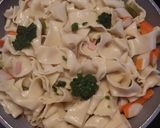 Foto del paso 6 de la receta: Pappardelle con ajos tiernos surimi y albahaca(pasta fresca)