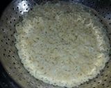 A picture of step 1 of Garlic tomato sauce maggi.
