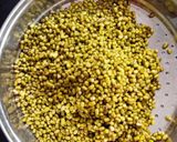 प्रोटीन से भरपूर अंकुरित साबुत मूंग सलाद (Sprout whole moong salad Recipe In Hindi) रेसिपी चरण 1 फोटो