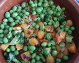 Foto del paso 9 de la receta: Guisantes frescos con verduras y huevo