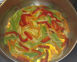 Foto del paso 3 de la receta: Noodles con verduritas y gambas