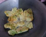 Foto langkah ke 4 dari resep Goreng Tepung Sayur.