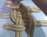 Foto langkah ke 5 dari resep Challah Bread - Braided bread.