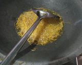 Foto langkah ke 2 dari resep Serundeng ubi bon cabe.
