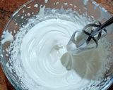 A picture of step 1 of Oreo biscuit ice-cream.