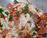 Foto langkah ke 3 dari resep Mie Goreng Sosis Suka-Suka.