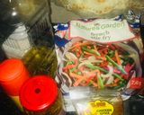 A picture of step 1 of Cream samp &chicken feet with veggies.