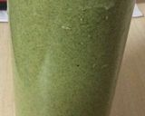 A picture of step 2 of Dairy free parsley smoothie.