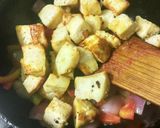 A picture of step 3 of Kadai paneer.