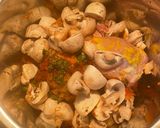 Foto del paso 1 de la receta: Pollo a la jardinera con champiñones a olla de presión 🫶 super nutritivo!