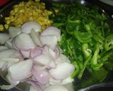 वेजिटेबल पनीर पिज़्ज़ा (Vegetable Paneer Pizza recipe in Hindi) रेसिपी चरण 4 फोटो
