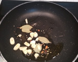 Foto del paso 2 de la receta: Conejo al ajillo picanton