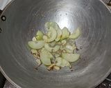 Foto langkah ke 2 dari resep Capcay bumbu iris.