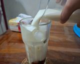 Foto langkah ke 4 dari resep Creamy Iced Palm Sugar Latte.