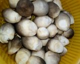 Hình bước làm 1 của món Thịt Kho Nấm Rơm
