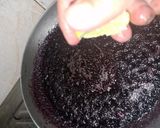 A picture of step 2 of Mulberry Ice cream with fresh cream.